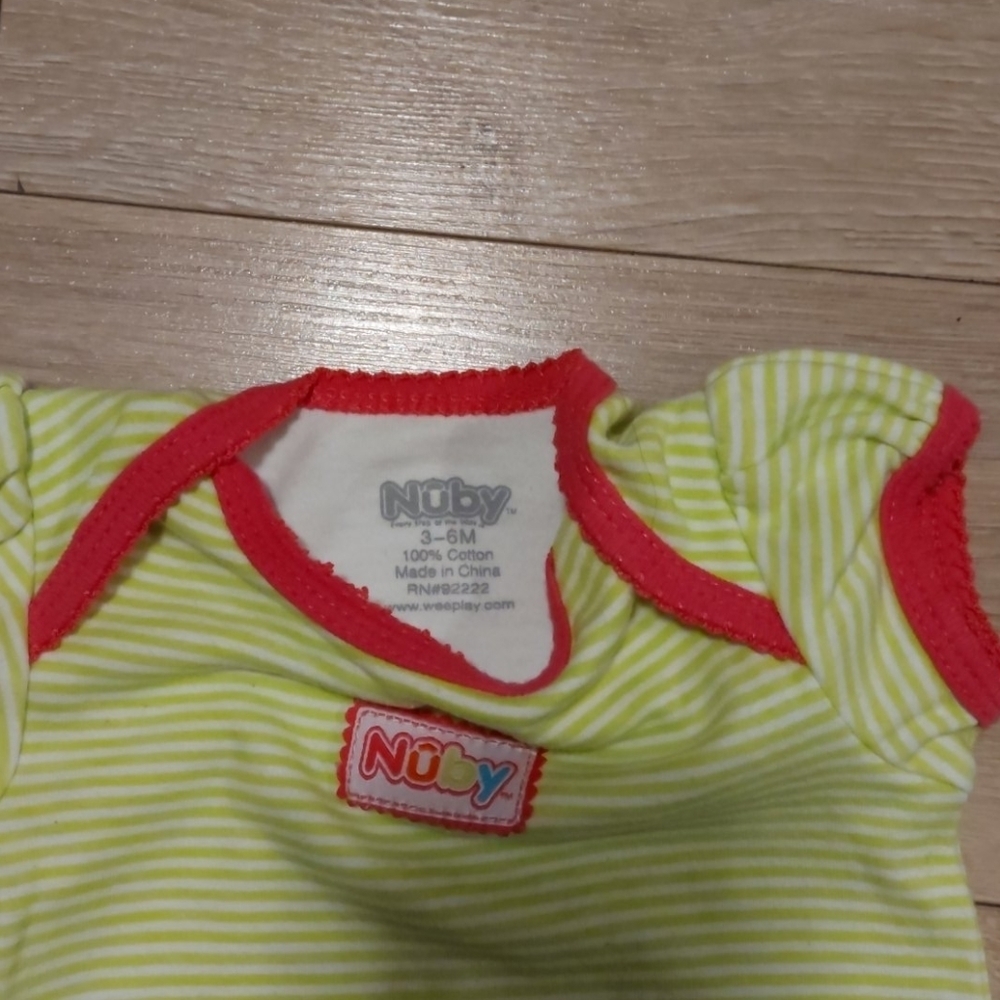 Nuby 3-6 month onsie - Picture 2 of 3